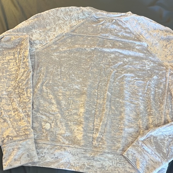 Lululemon warm down crew crushed velvet limited edition, size 6 - Picture 6 of 6